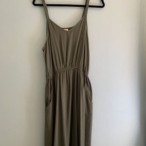 NWT olive green Universal Thread linen midi dress with pockets